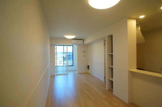 アヴニールの居間・リビング