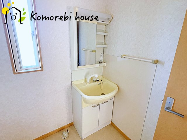 比企郡川島町大字飯島　中古戸建の独立洗面台|独立洗面化粧台付き