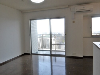 【居間・リビング】 | パークスカイタワー松戸 | LD（約13.3畳）※2025年7月撮影