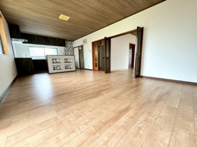 中古戸建　岩出市山　平屋建ての居間・リビング