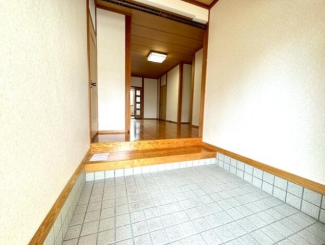 中古戸建　岩出市山　平屋建ての玄関|シンプルで使いやすい玄関です