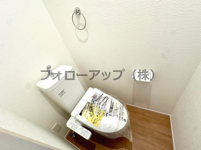 堺市北区長曽根町１号棟のトイレ|落ち着いた色調のトイレです