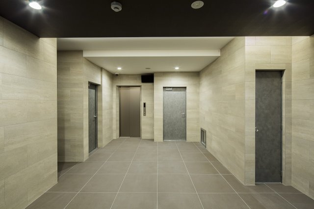 サヴォイブロンズガーデニア　2階のロビー