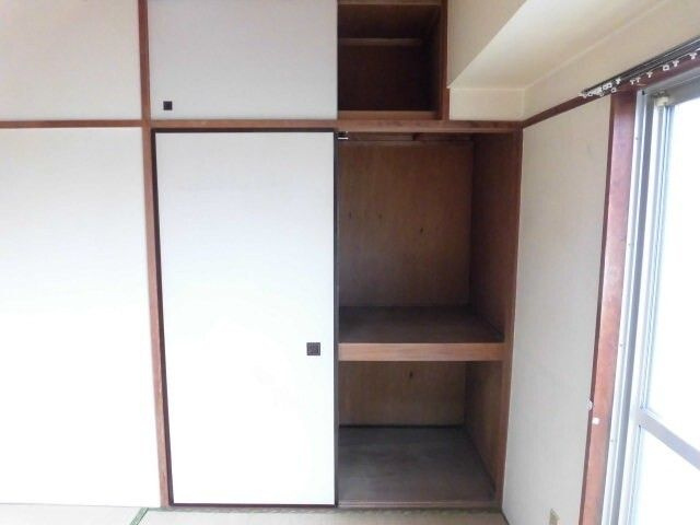 小川ビルの収納