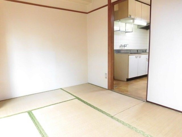 小川ビルの和室