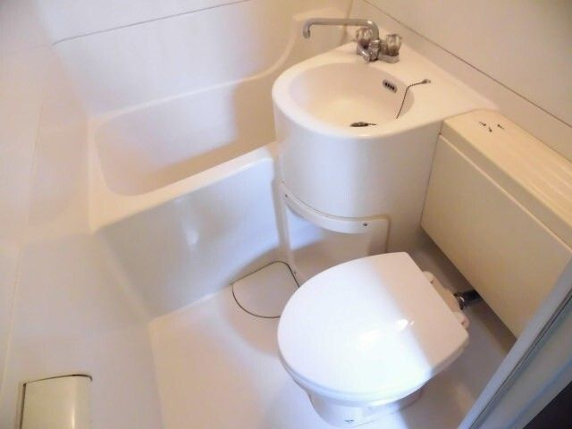 小川ビルの浴室