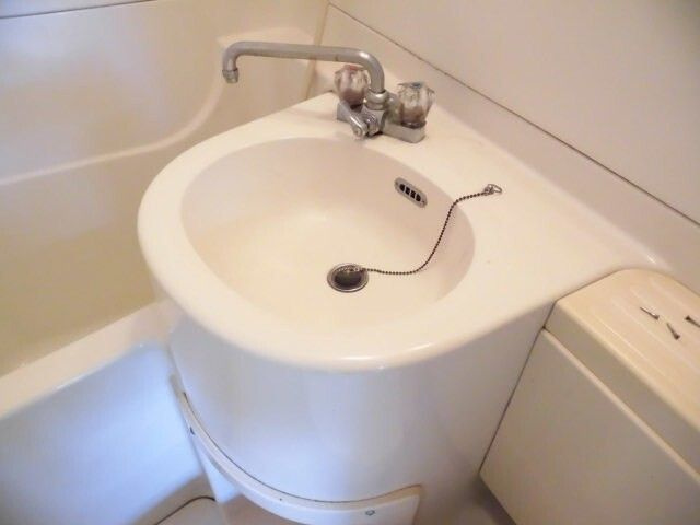 小川ビルの洗面所