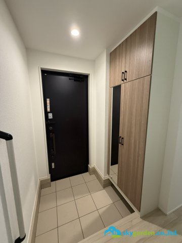 伊勢原市石田1期　新築戸建　全4棟2号棟の玄関