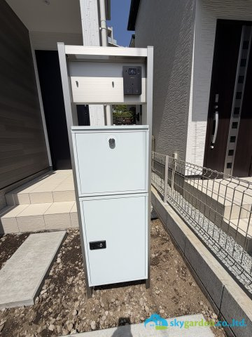 伊勢原市石田1期　新築戸建　全4棟2号棟の玄関