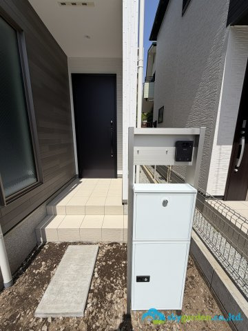 伊勢原市石田1期　新築戸建　全4棟2号棟の玄関