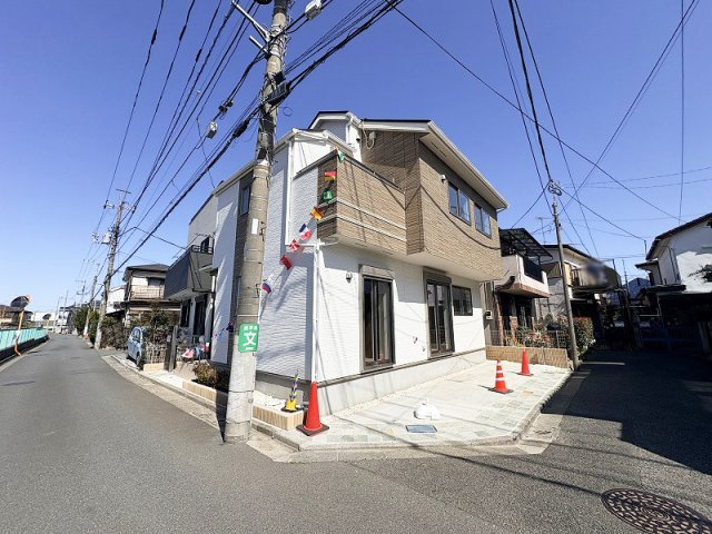 【外観】 | 練馬区西大泉4丁目　新築一戸建住宅　全1棟　(保谷店) | 木造住宅用制震ダンパー搭載で地震にも強い家です。