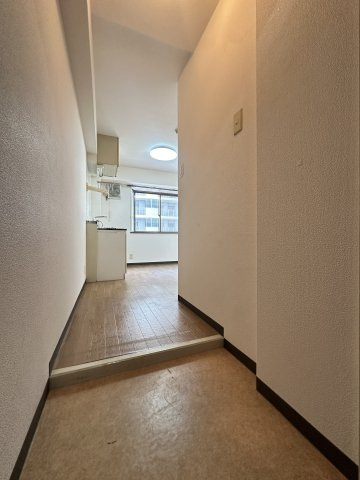 グランドハイツ万代東の玄関