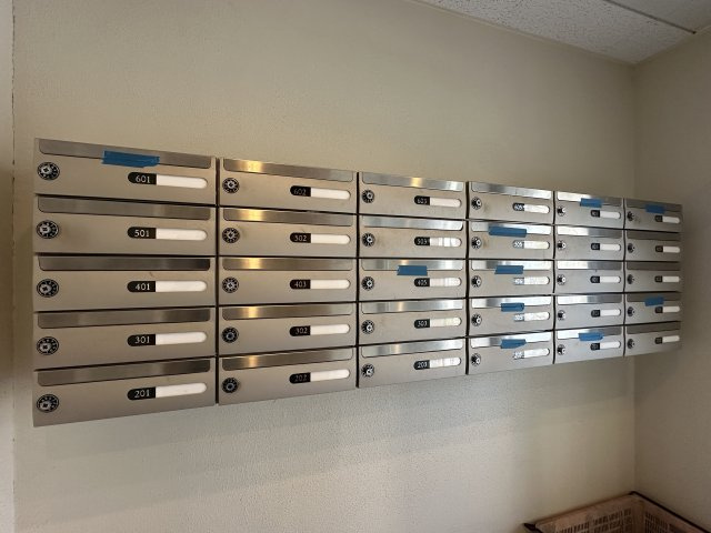 グランドハイツ万代東のエントランス