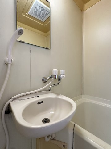 グランドハイツ万代東の洗面所