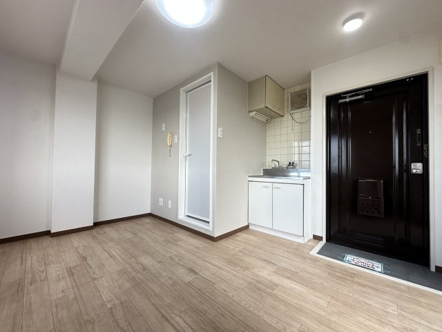 グランドハイツ万代東の居間・リビング