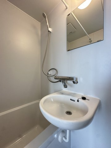 グランドハイツ万代東の洗面所