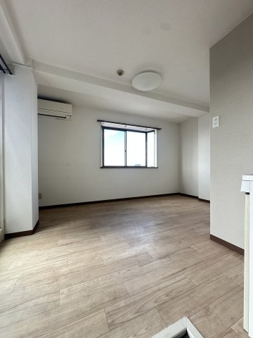 グランドハイツ万代東の玄関