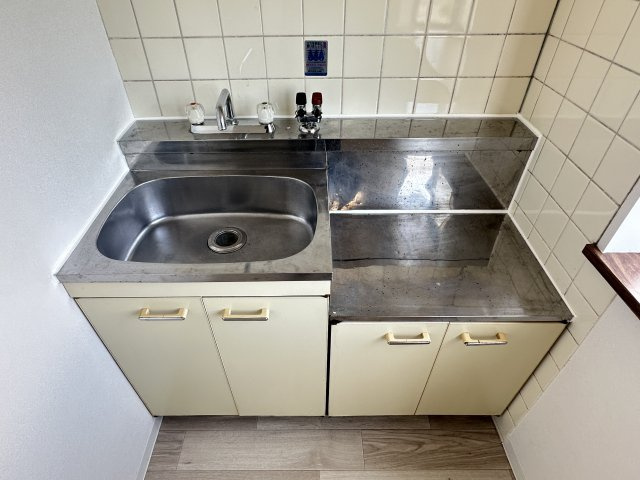 グランドハイツ万代東のキッチン