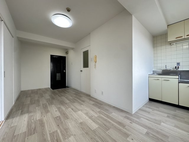 グランドハイツ万代東の居間・リビング