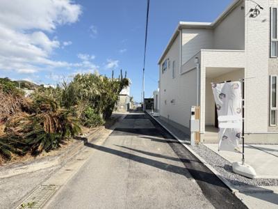 【前面道路含む現地写真】 | 糸満市糸洲（全4棟）ラスト2号棟 | ※北側公道3.39m♪