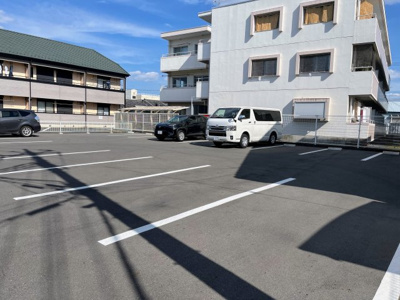 【駐車場】 | 小山宮武マンション | 西側駐車場