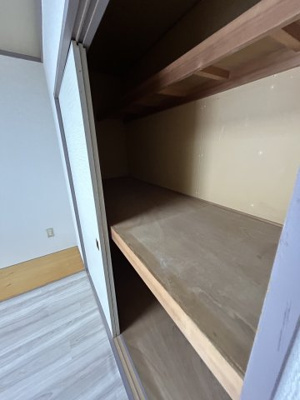 【収納】 | 小山宮武マンション | 5.5帖洋室収納