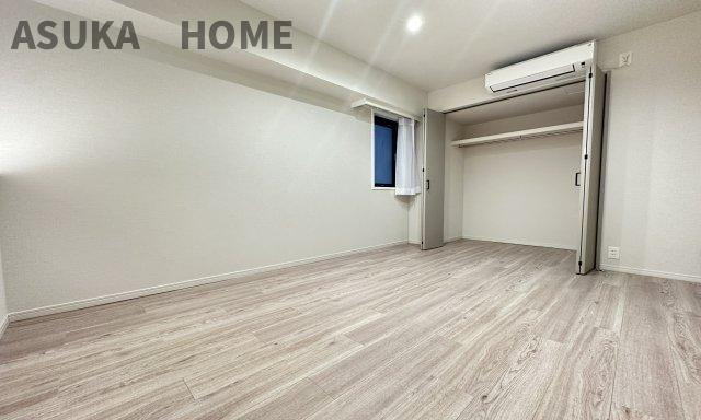 コスモ新横浜の洋室|居室は全て５帖以上で家具の配置もしやすそうですね。