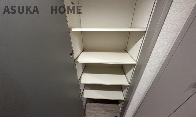 コスモ新横浜の収納|家族みんなが使える廊下収納です。