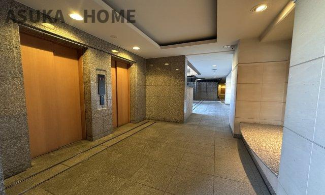 コスモ新横浜のその他共用部分|朝の忙しい時間に特に嬉しいエレベーターを2基完備♪