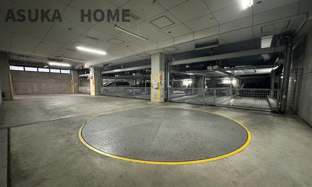 コスモ新横浜の駐車場|駐車場の空き状況については、その都度、確認いたしますのでお気軽にお聞きください。