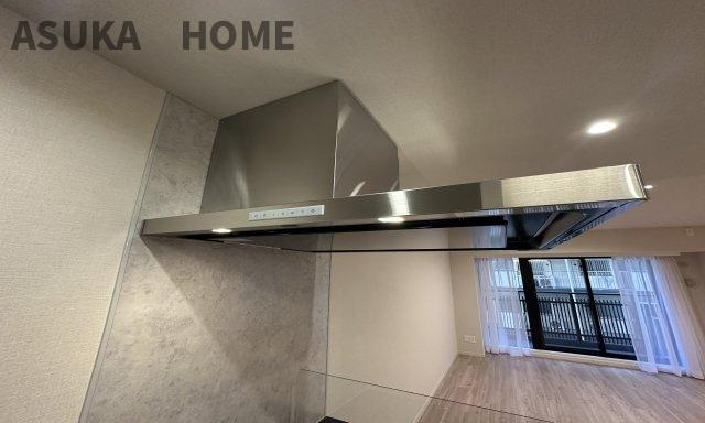 コスモ新横浜のキッチン|お手入れも楽々できるシンプルな構造になっているので、お掃除時の時も安心ですね♪