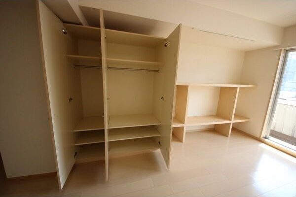 ドゥーエ大須の収納