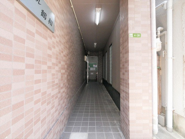 大阪市城東区今福東２丁目の賃貸マンションのエントランス