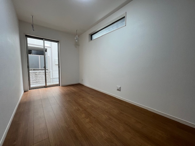 【寝室】 | 湘南台1丁目　新築戸建て　2区画 | 落ち着いた色調の寝室です