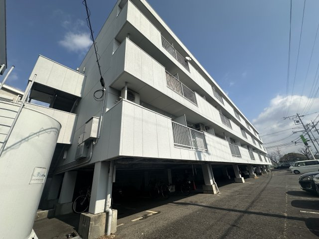 シャンポール三栄前山Ⅱの外観