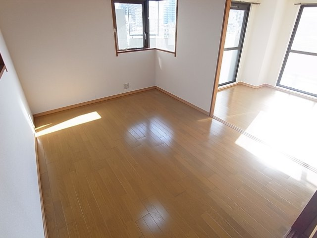 サンメゾン大開の内装|開放感の有る広々室内