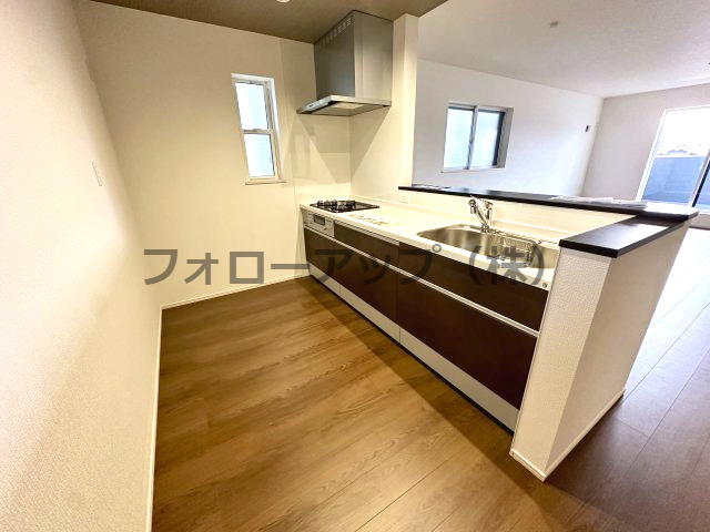 堺市北区長曽根町２号棟のキッチン|コンパクトなキッチンで掃除もラクラク