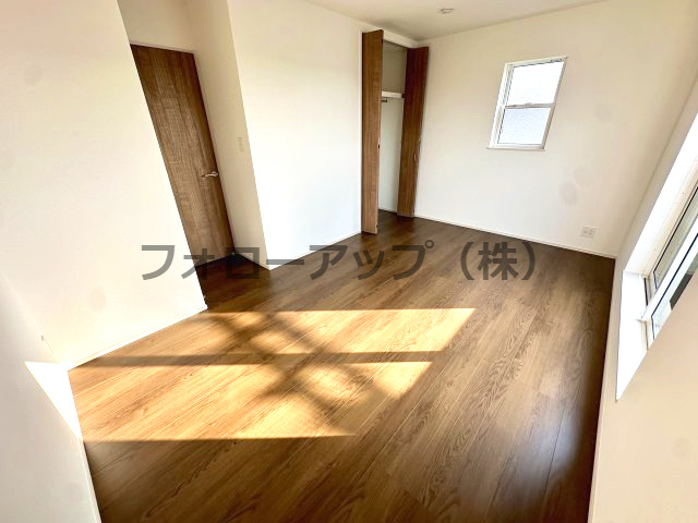 堺市北区長曽根町２号棟の洋室|使い勝手のいい洋室です