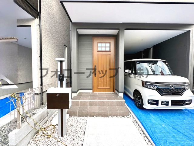 堺市北区長曽根町２号棟のエントランス