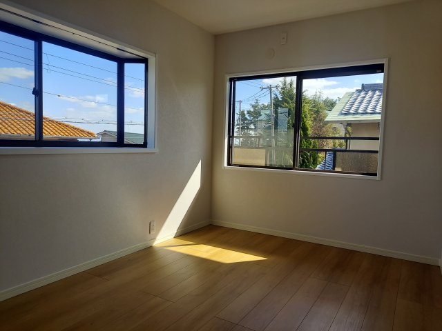 宝塚市逆瀬台5丁目一戸建の洋室|2階洋室約6.1帖