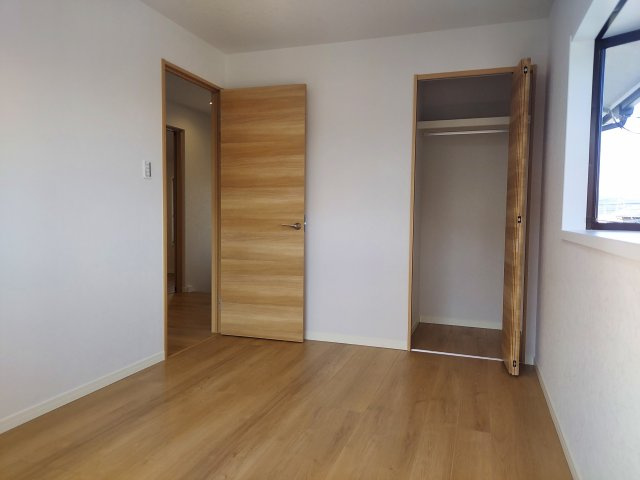 宝塚市逆瀬台5丁目一戸建の洋室|2階洋室約6.1帖