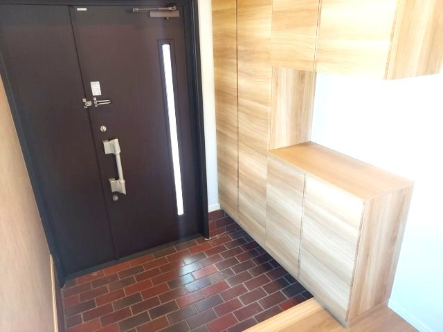 宝塚市逆瀬台5丁目一戸建の玄関