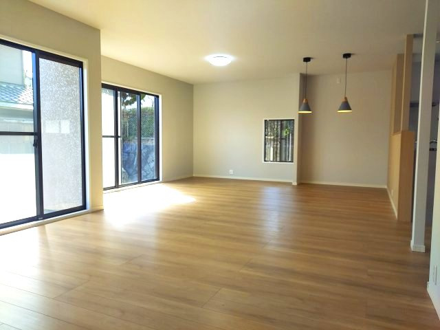 宝塚市逆瀬台5丁目一戸建の居間・リビング