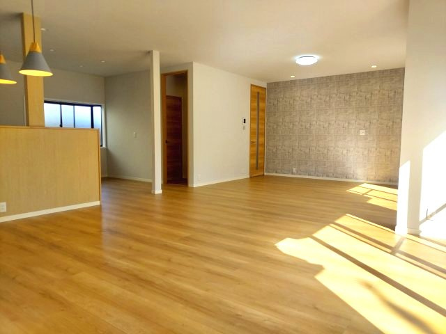 宝塚市逆瀬台5丁目一戸建の居間・リビング