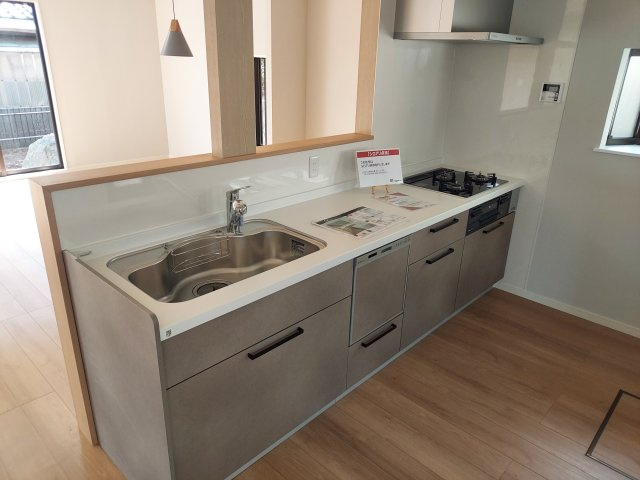 宝塚市逆瀬台5丁目一戸建のキッチン|食洗機付きシステムキッチン