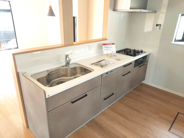 宝塚市逆瀬台5丁目一戸建のキッチン|食洗機付きシステムキッチン