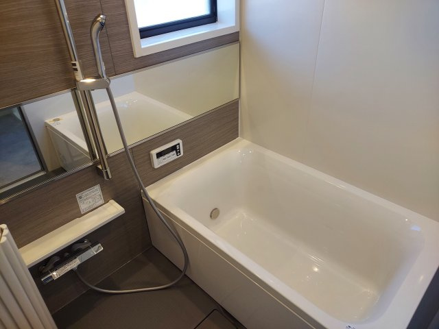 宝塚市逆瀬台5丁目一戸建の浴室|浴室乾燥機付き