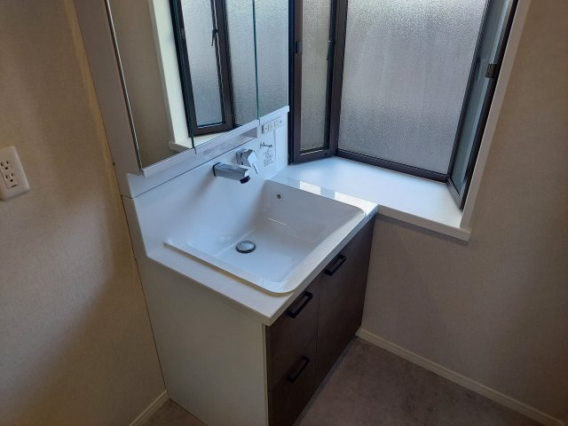 宝塚市逆瀬台5丁目一戸建の独立洗面台|洗面化粧台