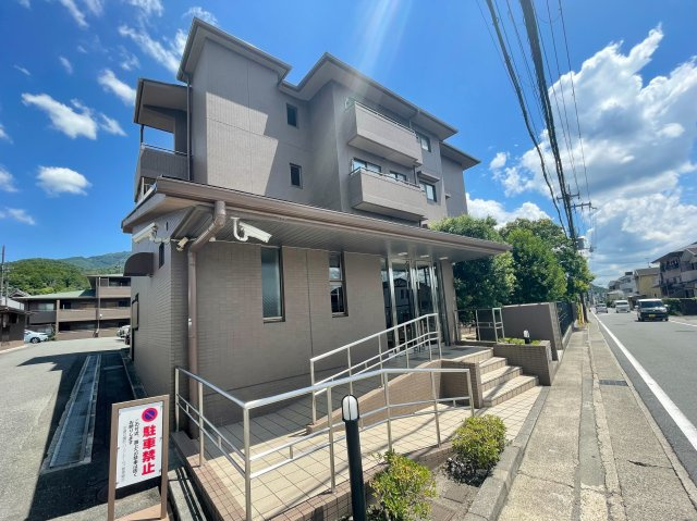 岩倉花園パーク・ホームズの外観