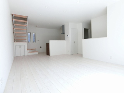 【居間・リビング】 | 【新築】(仮称)casita王禅寺東A/カシータ | ※参考写真※1階・南向きリビングダイニングキッチン16帖☆3面採光のお部屋です♪エアコン付きで1年中快適に過ごせますね☆女性に人気なカウンターキッチンです！♪